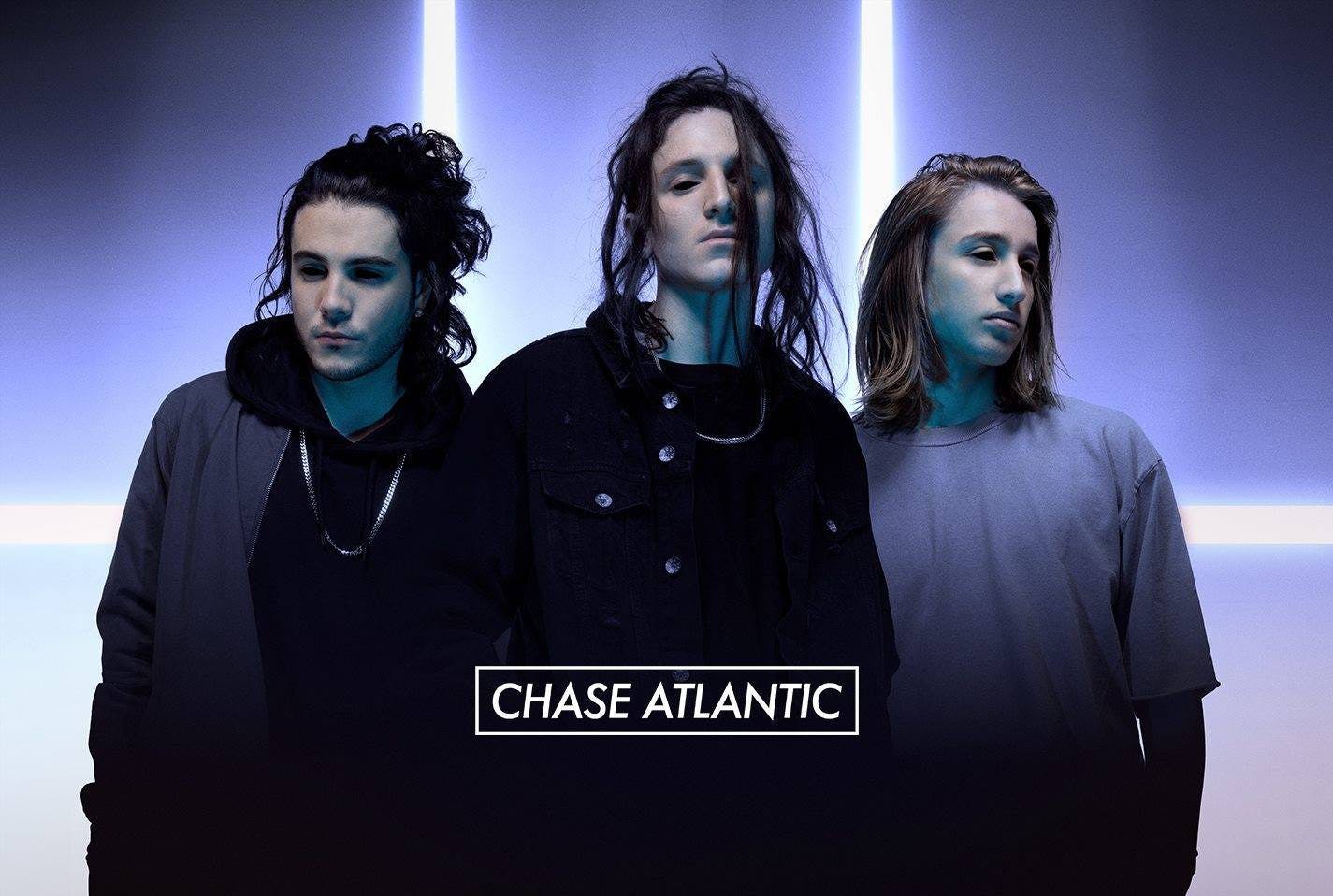 Чейз атлантик church. Chase Atlantic 2022. Группа Чейз Атлантик. Клинтон Кейв Chase Atlantic. Митчелл Кейв Chase Atlantic.