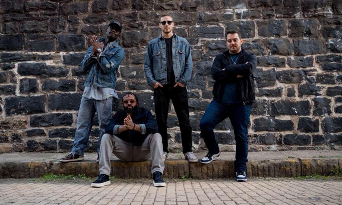 TAUK - Somewhere between here and there tour