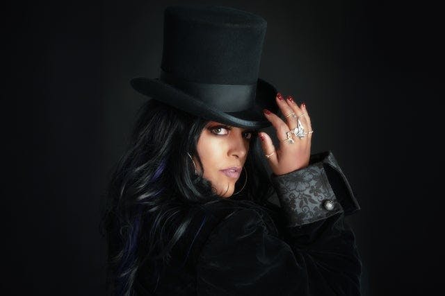 India: La Más Que Canta with special guest Luis Figueroa