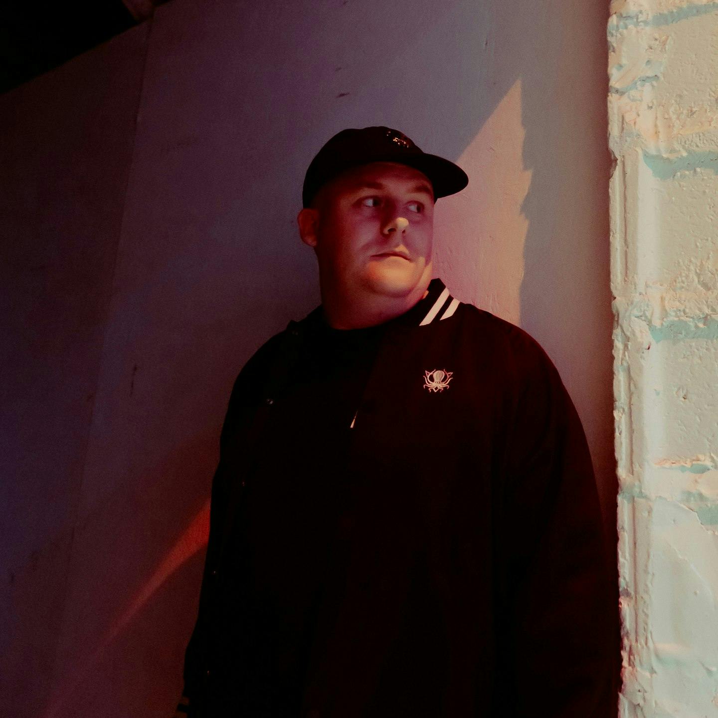 Distinct Motive + Veil