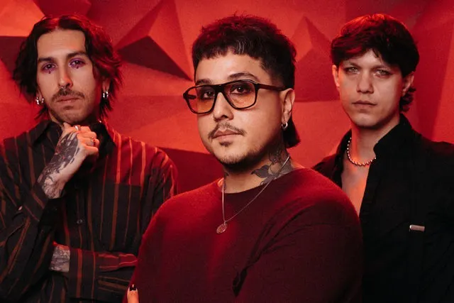 DAYSEEKER: The Pale Moonlight Tour