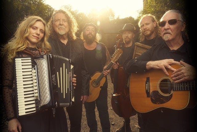 Robert Plant with Saving Grace And Suzi Dian