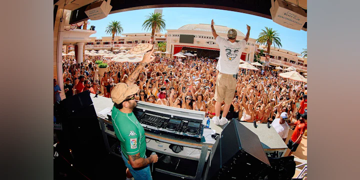 The Chainsmokers