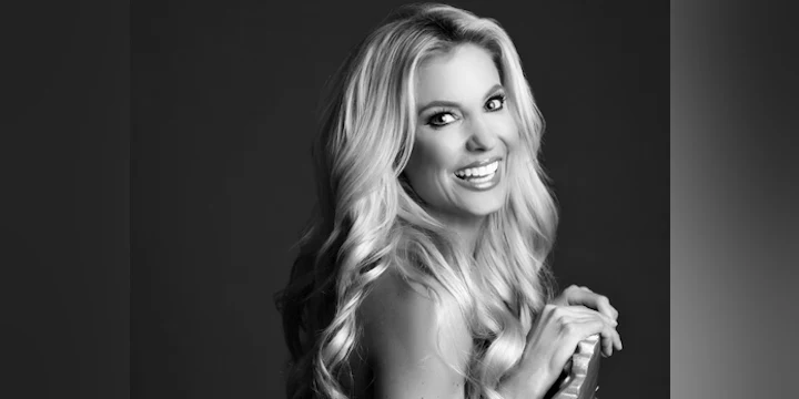 Julie Roberts - 20th Anniversary of Men & Mascara