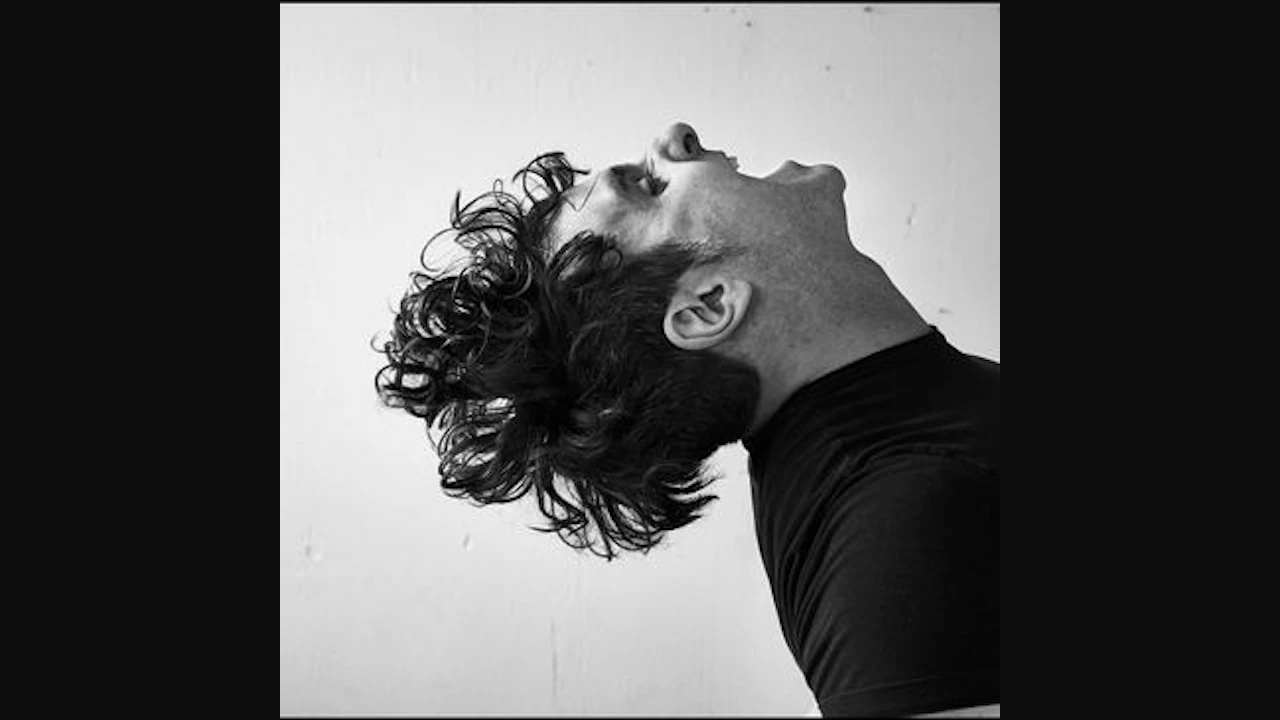 Low Cut Connie