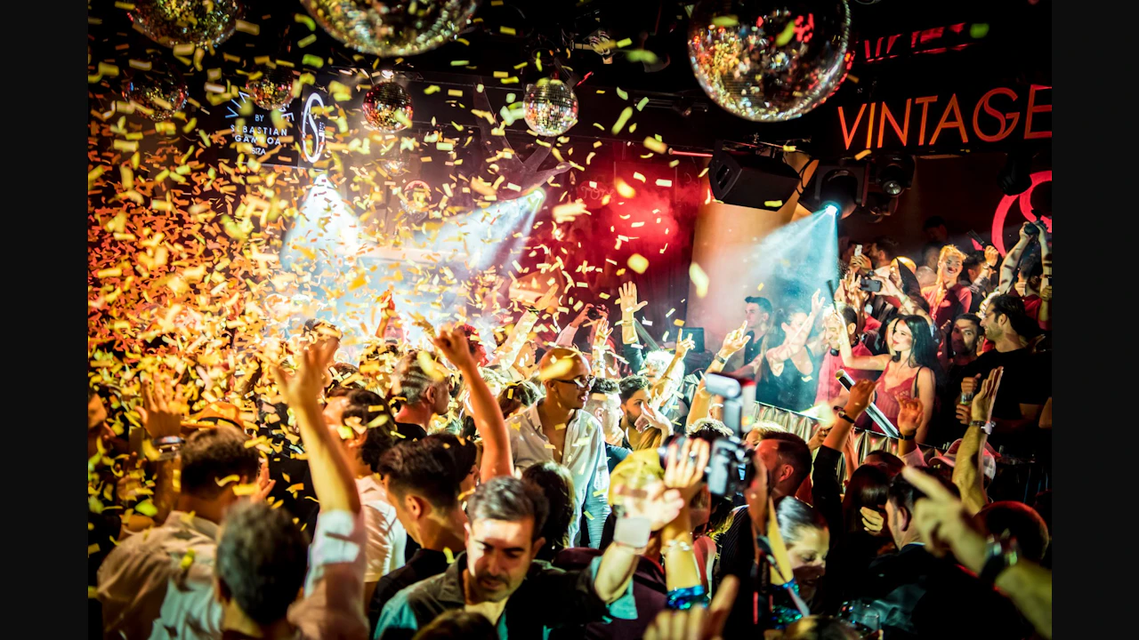 Vintage by Sebastian Gamboa