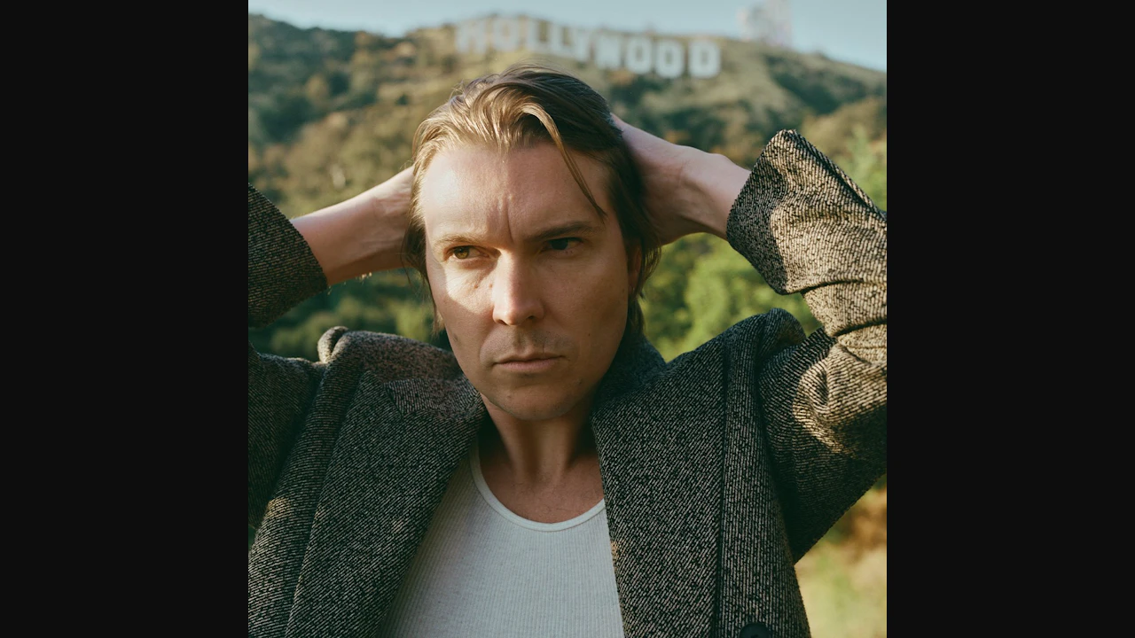 Alex Cameron