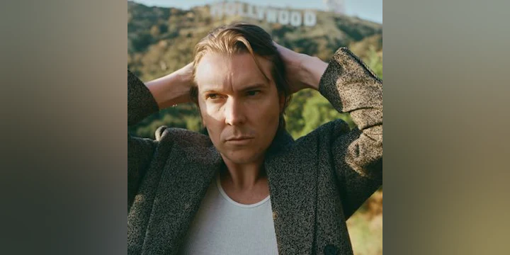 Alex Cameron