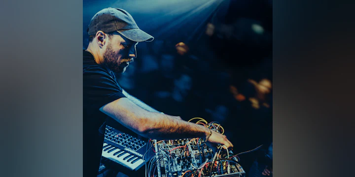 Lawrence Hart - ADE
