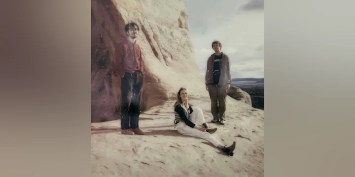 Mars FM/circling girl/Big Childhood