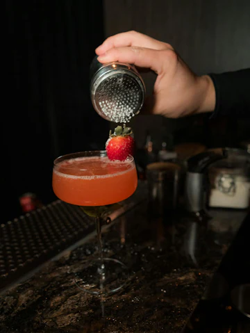 Easy's Cocktail Lounge