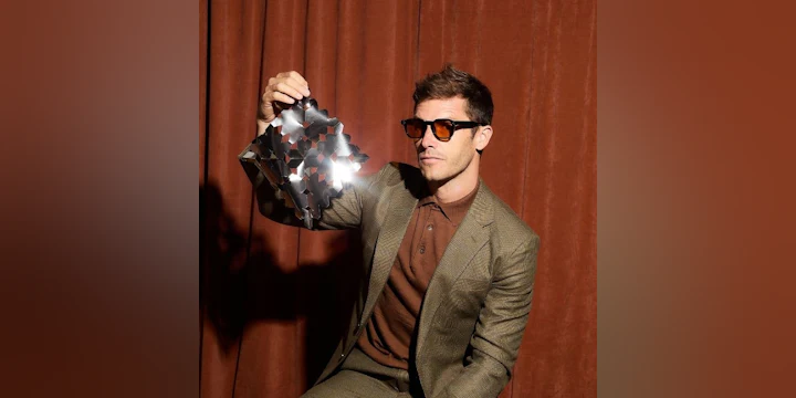 Jon McLaughlin: “Home For The Holidays”