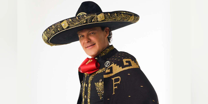 Pedro Fernández - Ave Fénix Two’r