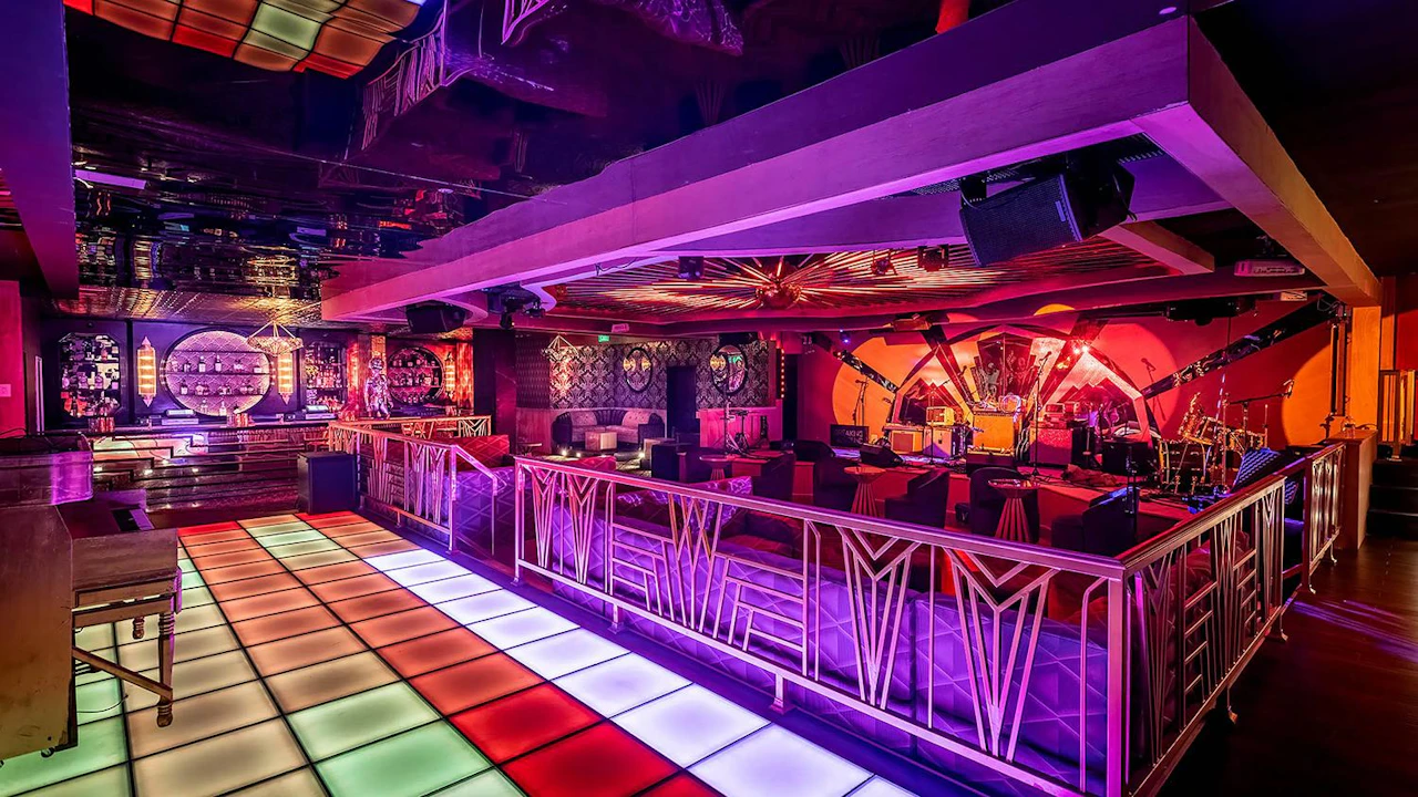 MUZIQUE Fridays / Kiss Kiss Bang Bang w/ SPECIAL GUEST DJS
