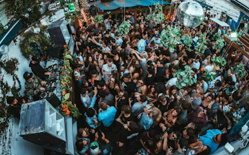 Eos Lounge