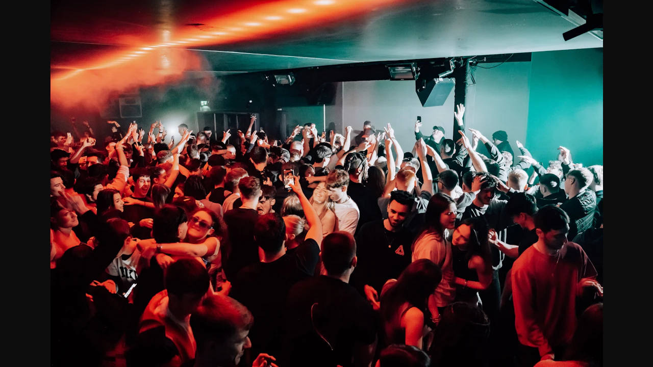 Last Free Ticket + Free Drink – Rnb, Reggaeton, Pop – Maloka Club