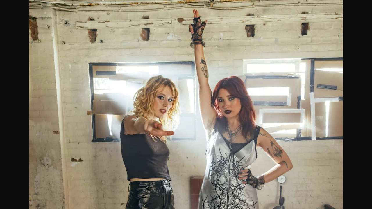 Lambrini Girls: No Refunds Tour