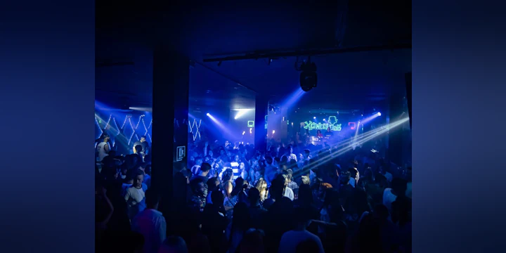 Xcandalous