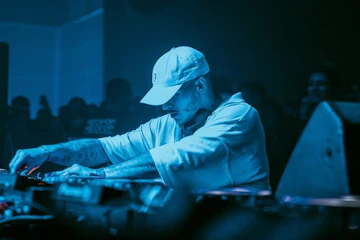 Echostage