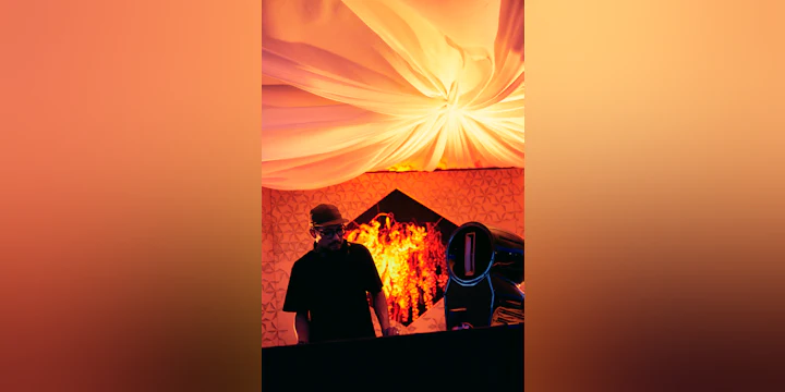 The Sound Of 宀 with Sunsiaré (宀, Hong Kong) B2B Yadin Moha (Zagareet, Hong Kong)