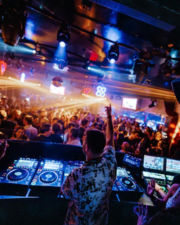 Lio Nightclub