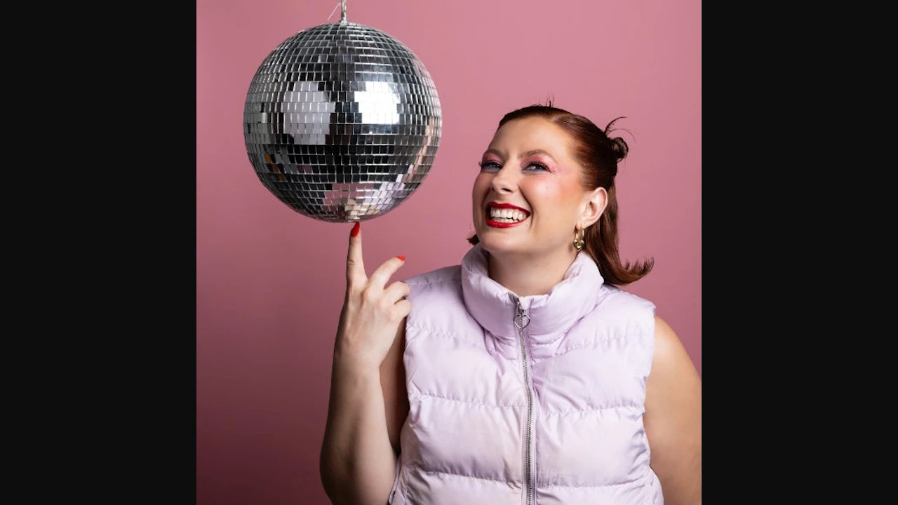 The Hopeless But Hot Tour Starring Bel!