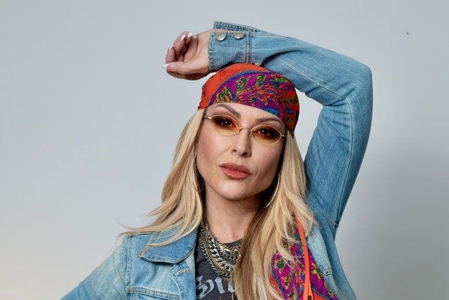 Anastacia with very special guest Heather Small