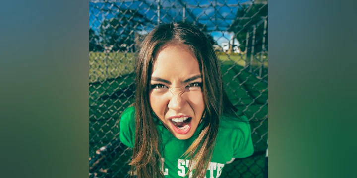Chloe Parché - Sitting Next To Nellie Tour