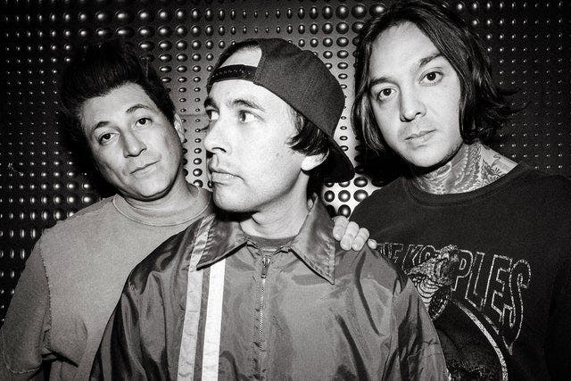 Pierce The Veil - I Can't Hear You World Tour