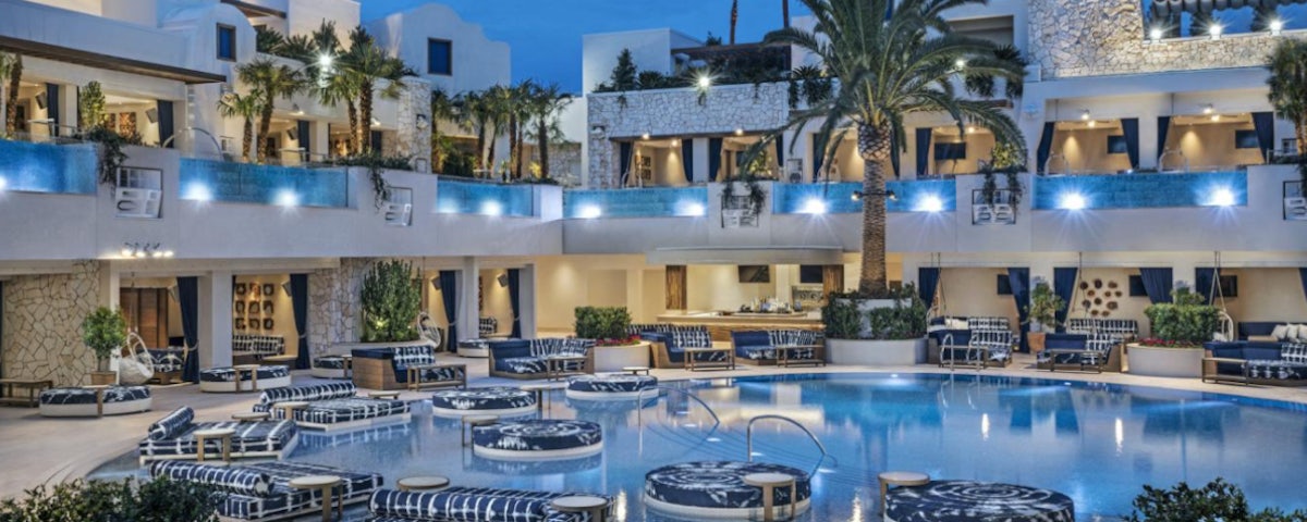 Sammy's Island At Palms Pool