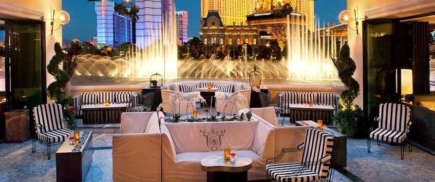 El Bellagio de Las Vegas te servirá bebidas ¡en zapatillas Sparco!