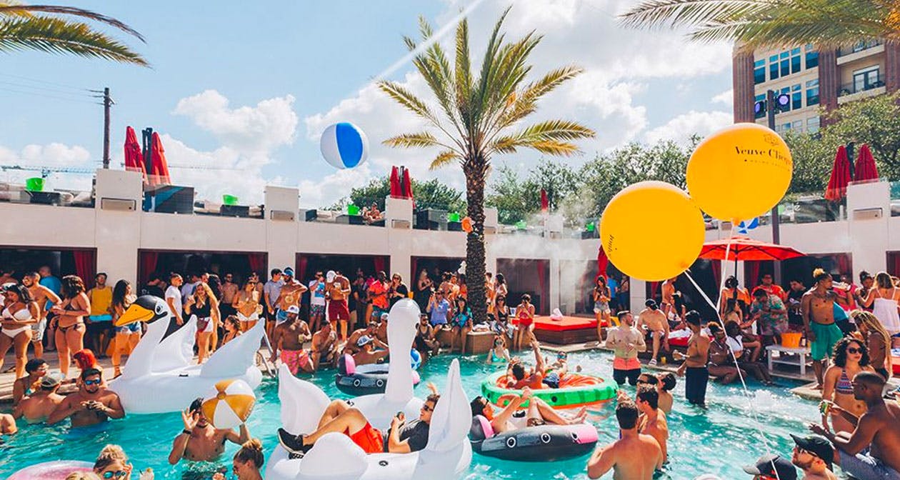 Clé Dayclub