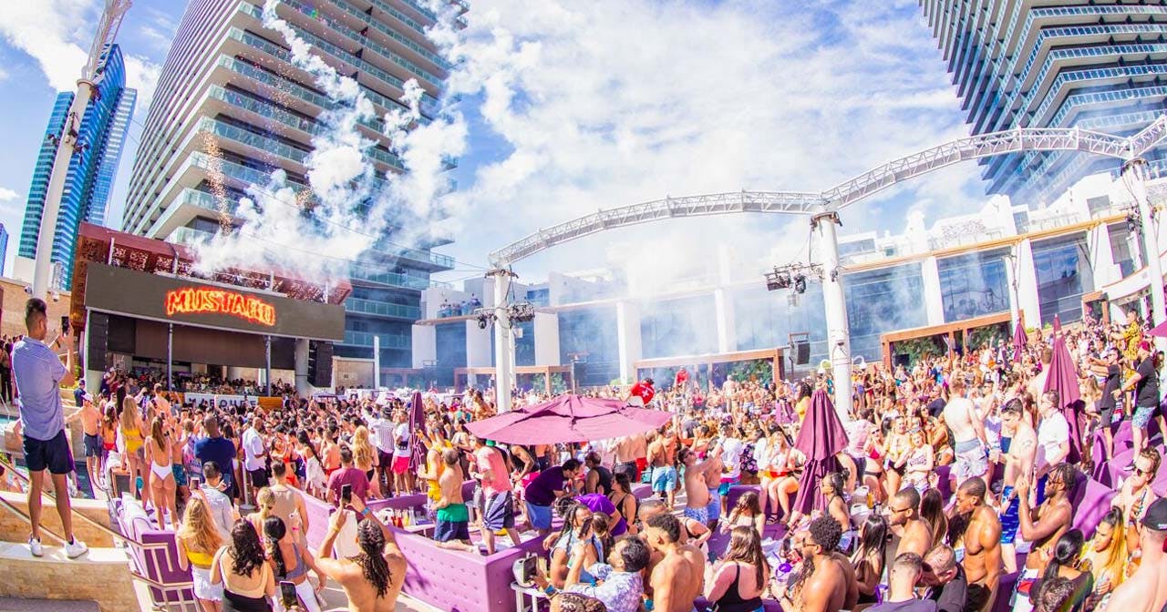 The 10 Best Las Vegas Pool Parties & Dayclubs On The Strip, Ranked