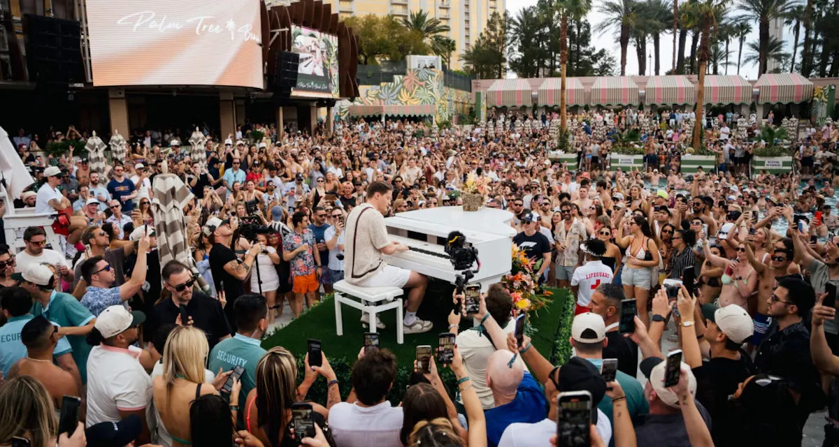 Palm Tree Beach Club photo