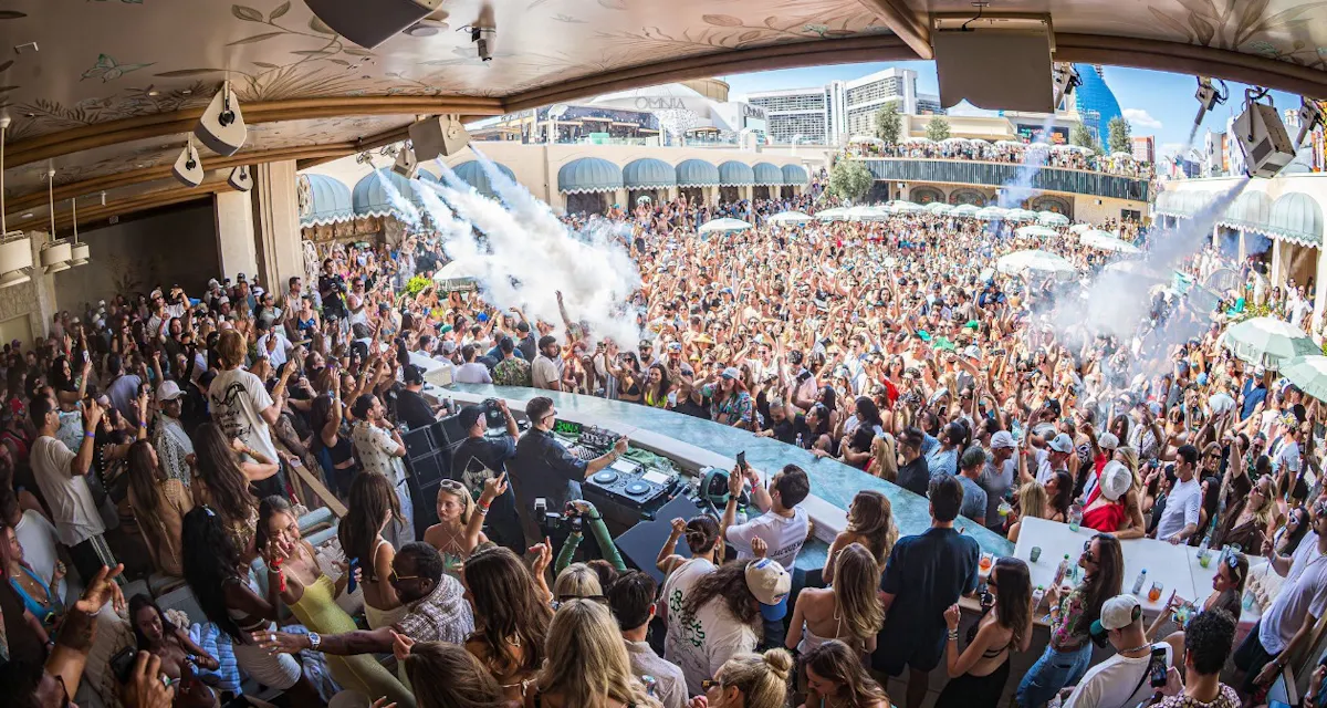 Omnia Dayclub photo