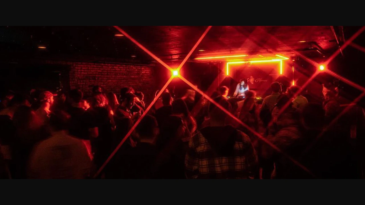 Smoke & Mirrors Chicago Tickets & Promo Codes: FAQ & Tips - Discotech