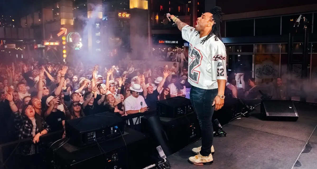 4th Street Live photo