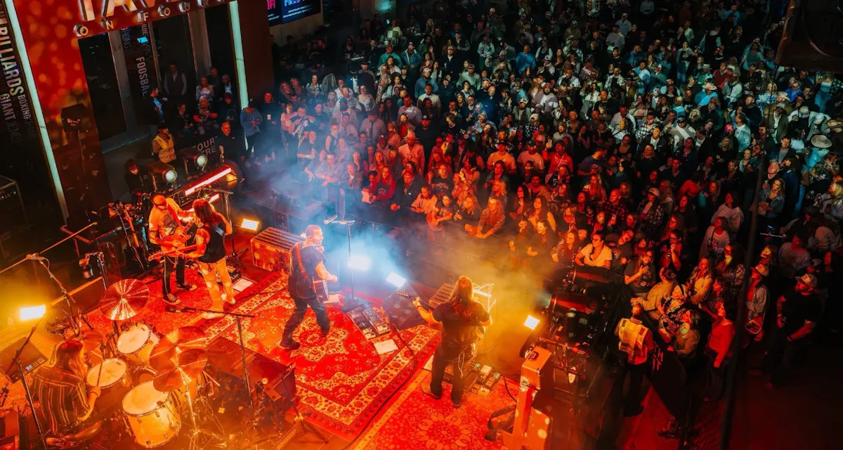 4th Street Live photo