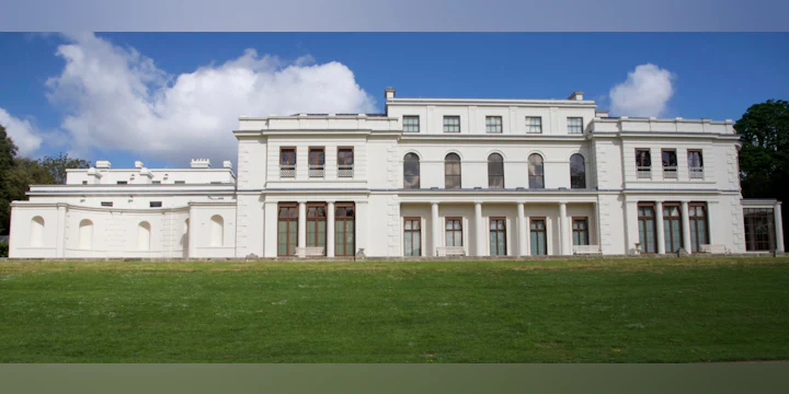 Gunnersbury Park