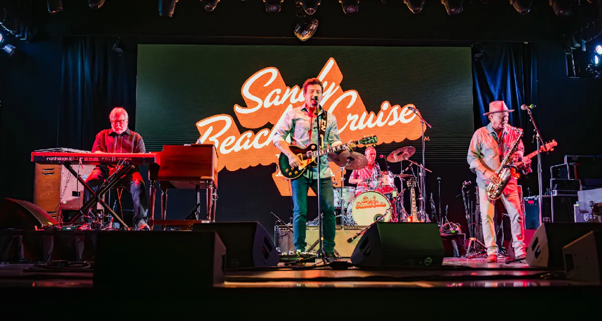 Sandy Beaches Cruise photo