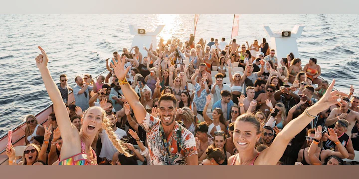 Pukka Up Boat Party