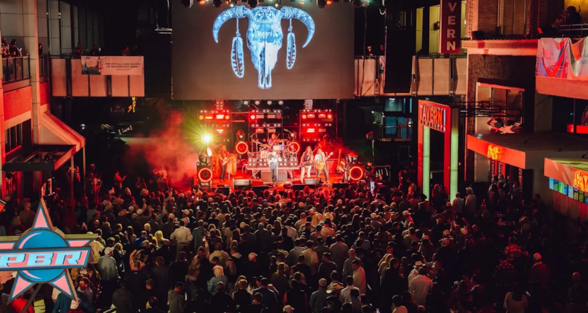 4th Street Live photo
