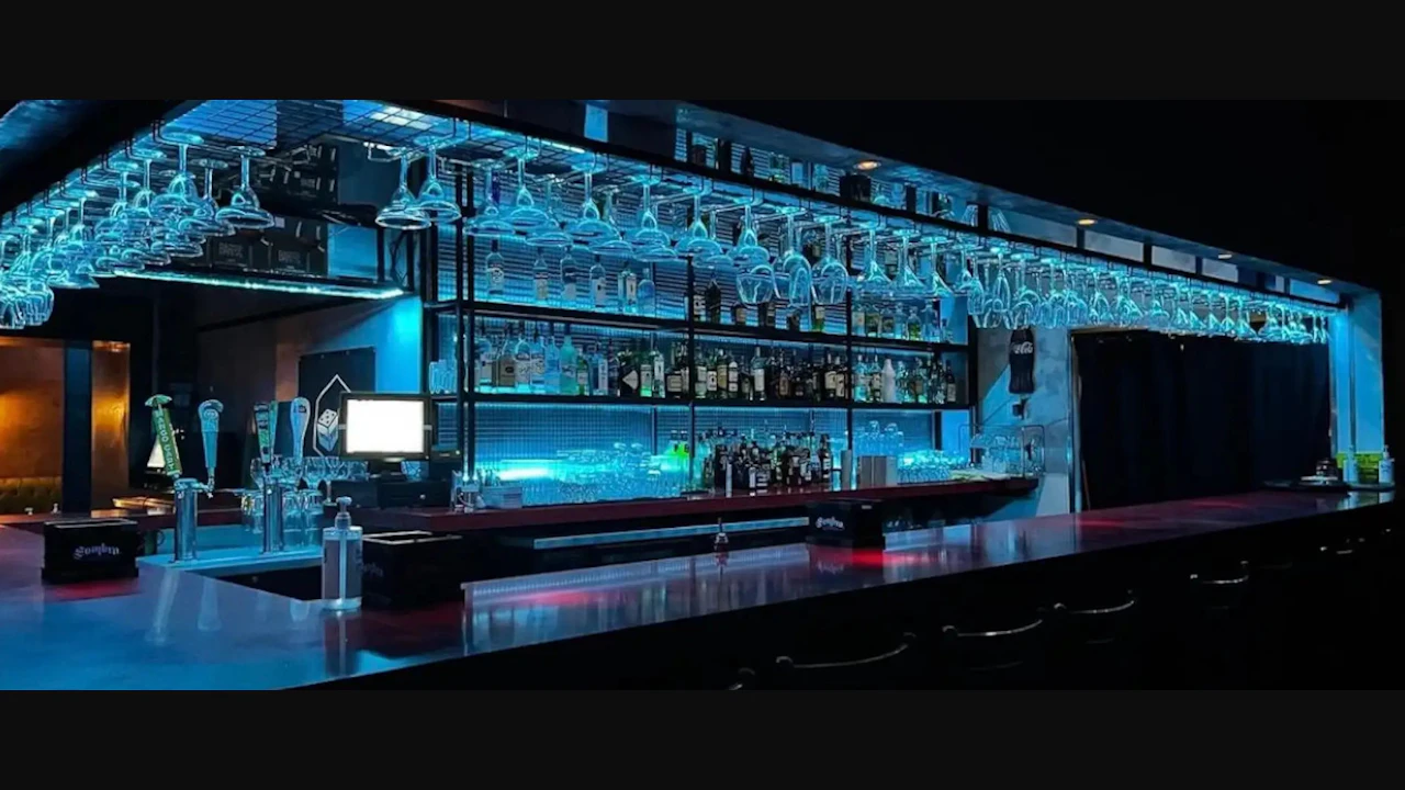 Thirteen Play Lounge