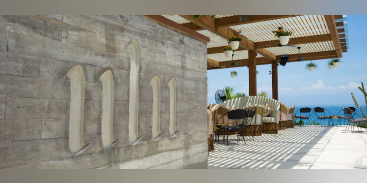 Ulu Cliffhouse