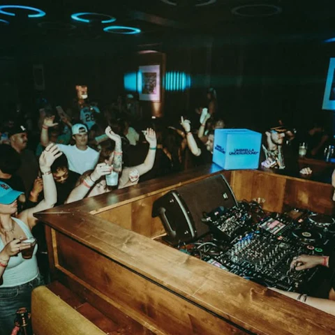 AVA Garden Bar