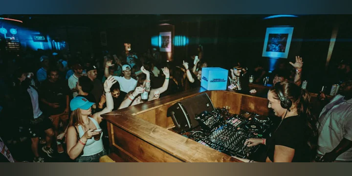 AVA Garden Bar