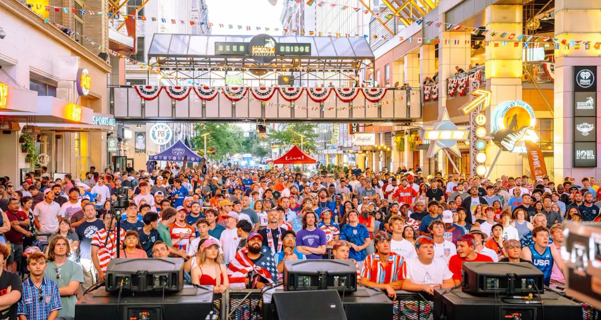 4th Street Live photo