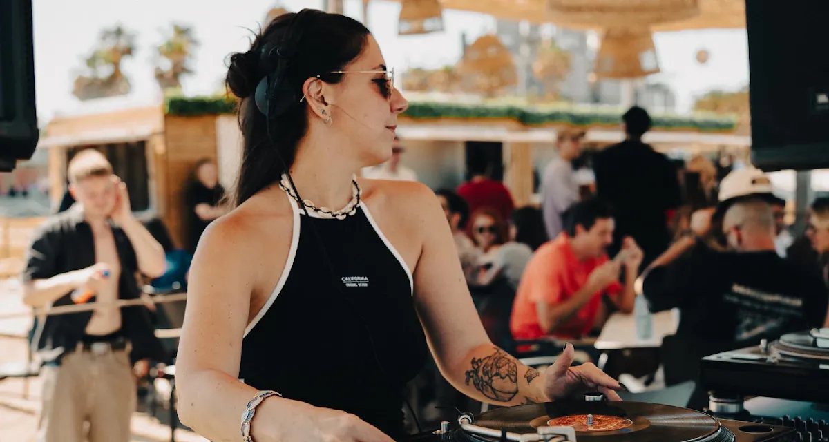 Sunseabar Beach Club photo