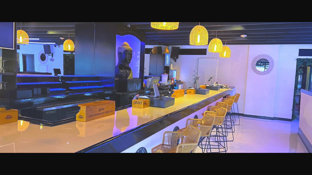 Split Bar & Lounge